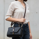 bolsa feminina de couro
bolsa transversal feminina couro
bolsa feminina couro legítimo
bolsa pequena feminina transversal
bolsa feminina elegante couro
bolsa feminina premium
bolsa feminina para trabalho
bolsa feminina sofisticada
bolsa transversal feminina moderna
bolsa feminina casual elegante
bolsa feminina resistente couro
bolsa feminina compacta couro
bolsa feminina moda 2026
bolsa feminina estilo clássico
bolsa feminina original Anabeaz