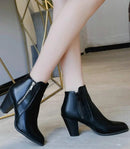 Bota Feminina Cano Curto Salto Quadrado Zíper | Lilina