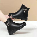 bota feminina, bota peluciada, bota inverno, bota cano curto, bota feminina quente, bota antiderrapante, calçado feminino inverno, anabeaz