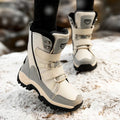 bota de neve feminina, bota impermeável feminina, bota inverno feminina, bota quente feminina, bota feminina conforto, bota térmica feminina, calçado feminino inverno, bota casual feminina, bota antiderrapante, bota para dias frios, bota feminina forrada, bota versátil feminina, bota cano curto, calçado feminino inverno quente, bota lã acolchoada
