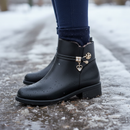 bota feminina impermeável

bota inverno feminina

bota forrada lã feminina

bota térmica feminina

bota antiderrapante

calçado feminino inverno

bota cano curto e forrada

bota casual e elegante feminina

calçado confortável para frio

bota urbana e resistente