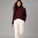"Blusa de frio tricot grosso feminino na cor vinho, modelagem reta com punhos largos canelados Anabeaz
