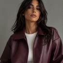 Casaco bomber feminino de couro cor vinho, modelagem soltinha casual de inverno Anabeaz
Jaqueta Bomber de Couro, Jaqueta Bomber Feminina, Casaco de Couro Cintura, Jaqueta de Couro Curta, Jaqueta Bomber Plus Size, Jaqueta de Couro Preta, Casaco Bomber Feminino, Anabeaz Premium, Inverno 2026, Moda Streetwear Chic Anabeaz