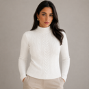 Sueter Tricot Feminino Gola Alta Tranças Fio Modal Anabeaz
Suéter feminino de tricot gola alta em fio modal cor off-white com detalhes de tranças Anabeaz
Suéter Fio Modal, Tricot com Tranças, Blusa Gola Alta Feminina, Suéter Tricô Grosso, Tricot Canelado Macio, Blusa de Frio que Não Pinica, Suéter Trançado, Anabeaz, Moda Inverno 2026, Tricô Casual Chic
