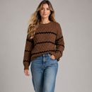"Suéter tricot feminino listrado grosso nas cores marrom com listra preta Anabeaz, modelagem com ombros caídosSuéter Listrado, Tricot Grosso Feminino, Blusa de Frio Listrada, Suéter Quiet Luxury, Tricô Old Money, Blusa Tricot Encorpada, Suéter Preto e Branco, Anabeaz, Moda Inverno 2026, Tricot Geométrico Premium