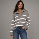 Blusa de frio feminina tricot de alta gramatura cinza com listras brancas e zíper frontal escovado Anabeaz.
Sueter Tricot Feminino Listrado Navy com Zíper Anabeaz
Suéter com Zíper, Tricot Listrado Navy, Blusa Gola Alta com Zíper, Suéter Canelado Grosso, Tricô Half Zip, Blusa Mariniere Feminina, Suéter de Luxo Listrado, Anabeaz, Inverno 2026, Moda Preppy Luxo