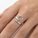 anel flor de lotus, anel feminino prata, anel delicado feminino, anel elegante prata, joia feminina anabeaz, anel aço inoxidável, anel sofisticado, anel minimalista, anel hipoalergênico, anel resistente à água, acessórios femininos, joias premium, anel simbólico, anel flor feminino