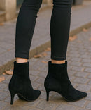 Bota Feminina Cano Curto Camurça Salto Fino Elegante | Lili