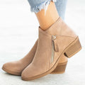 bota feminina cano curto, bota feminina conforto, bota Anabeaz, bota casual feminina, bota office elegante, bota com salto médio, calçado feminino elegante, bota de couro sintético, bota antiderrapante, sapato feminino outono inverno, bota versátil feminina, bota fashion feminina, bota com palmilha EVA, bota premium feminina, bota feminina luxo, calçado feminino confortável anabeaz