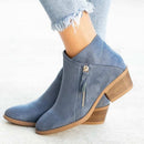 bota feminina cano curto, bota feminina conforto, bota Anabeaz, bota casual feminina, bota office elegante, bota com salto médio, calçado feminino elegante, bota de couro sintético, bota antiderrapante, sapato feminino outono inverno, bota versátil feminina, bota fashion feminina, bota com palmilha EVA, bota premium feminina, bota feminina luxo, calçado feminino confortável anabeaz