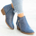 bota feminina cano curto, bota feminina conforto, bota Anabeaz, bota casual feminina, bota office elegante, bota com salto médio, calçado feminino elegante, bota de couro sintético, bota antiderrapante, sapato feminino outono inverno, bota versátil feminina, bota fashion feminina, bota com palmilha EVA, bota premium feminina, bota feminina luxo, calçado feminino confortável
