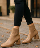 Bota Feminina Cano Curto Knit em Couro Elegante | Fleury