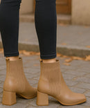Bota Feminina Cano Curto Knit em Couro Elegante | Fleury