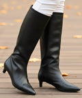 Bota Feminina Cano Longo em Couro Salto Fino Elegante | Marie
