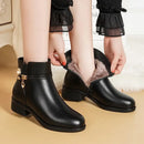 bota feminina impermeável

bota inverno feminina

bota forrada lã feminina

bota térmica feminina

bota antiderrapante

calçado feminino inverno

bota cano curto e forrada

bota casual e elegante feminina

calçado confortável para frio

bota urbana e resistente