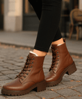 Bota Feminina Tratorada Cano Curto em Couro Legítimo | Eva