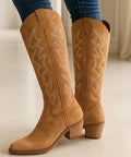 Bota Texana Feminina Western Cano Longo Camurça | Lesle Anabeaz