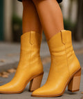 Bota Texana Feminina Cano Médio Bico Fino Croco | Dallas