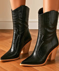 Bota Texana Feminina Cano Médio Bico Fino Croco | Dallas