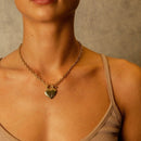 Colar feminino coração dourado elegante no pescoço loja anabeaz