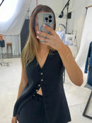 conjunto feminino
conjunto alfaiataria
office lady
moda feminina elegante
conjunto verão feminino
conjunto colete e shorts
roupa feminina trabalho
anabeaz