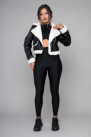 jaqueta de couro com pelinho, jaqueta de couro peluciada, jaqueta com pelo na gola, jaqueta feminina com pelo, casaco de couro com pelinho feminino, jaqueta puffer couro peluciada, jaqueta de couro feminina inverno, jaqueta biker com pelinho, jaqueta bomber com pelo, roupas de frio feminina luxo, jaqueta couro teddy, jaqueta aviador feminina pelinho Anabeaz